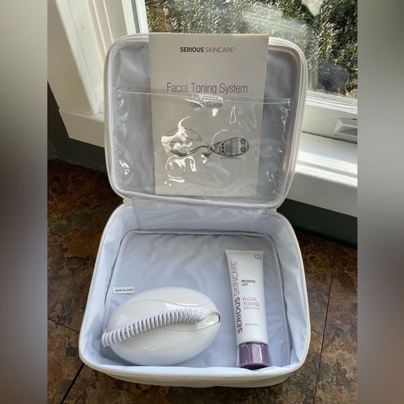Serious Skincare Facial Toner System with Guide - Picture 2 of 8